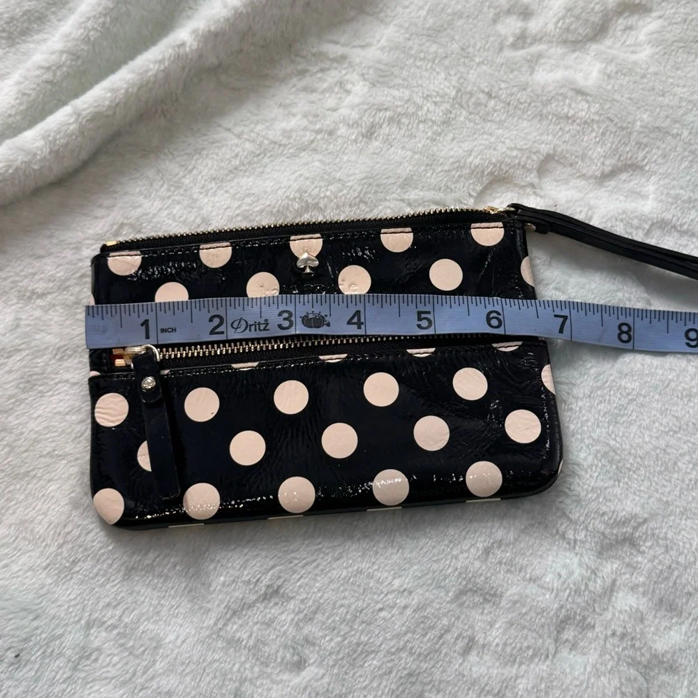 Kate spade zipper wristlet wallet patent leather black white polka dot